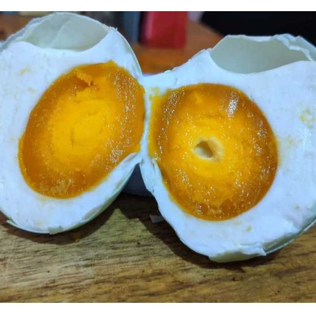 

10PCS Telur Asin | Telur Bebek Asin | Teluur Asin Berminyak | Masir