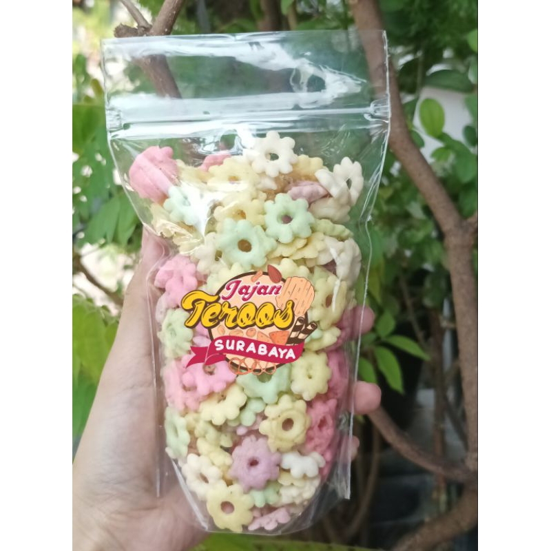 

Pilus Sakura Warna Warni 100 Gram Snack Jadul