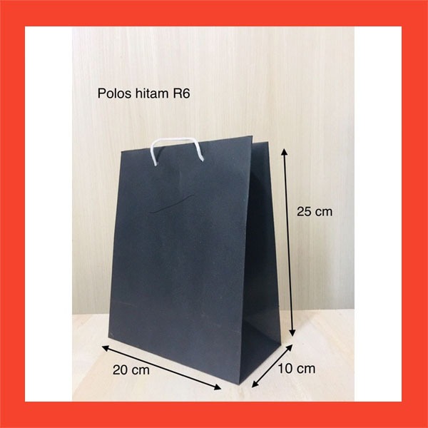 

Paperbag R6 hitam polos size 20 x 10 x 25 (PxLxT)