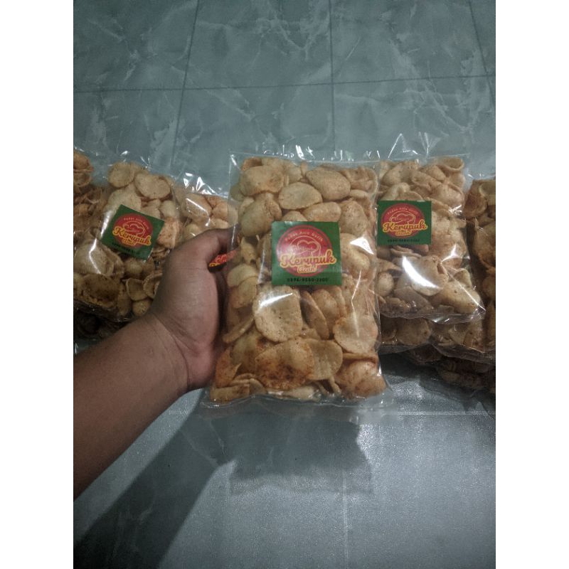 

Cemilan kerupuk acan pedas jeruk purut berat 500 gram