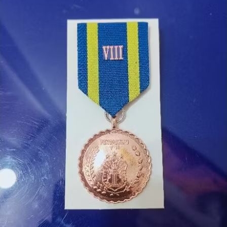 Medali 8 Tahun Polri