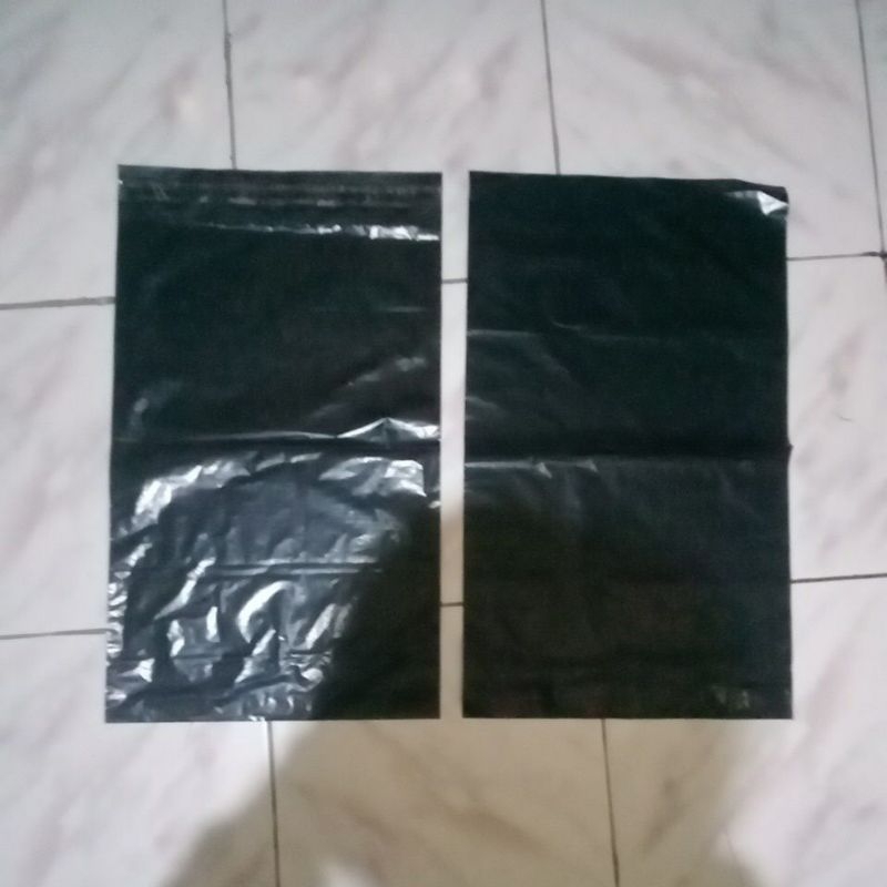 

PLASTIK BERHADIAH EMAS DAN UANG JUTAAN RUPIAH BILA BERUNTUNG