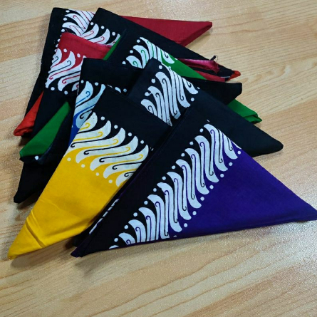 Kain Ikat Udeng Segitiga Banyuwangi