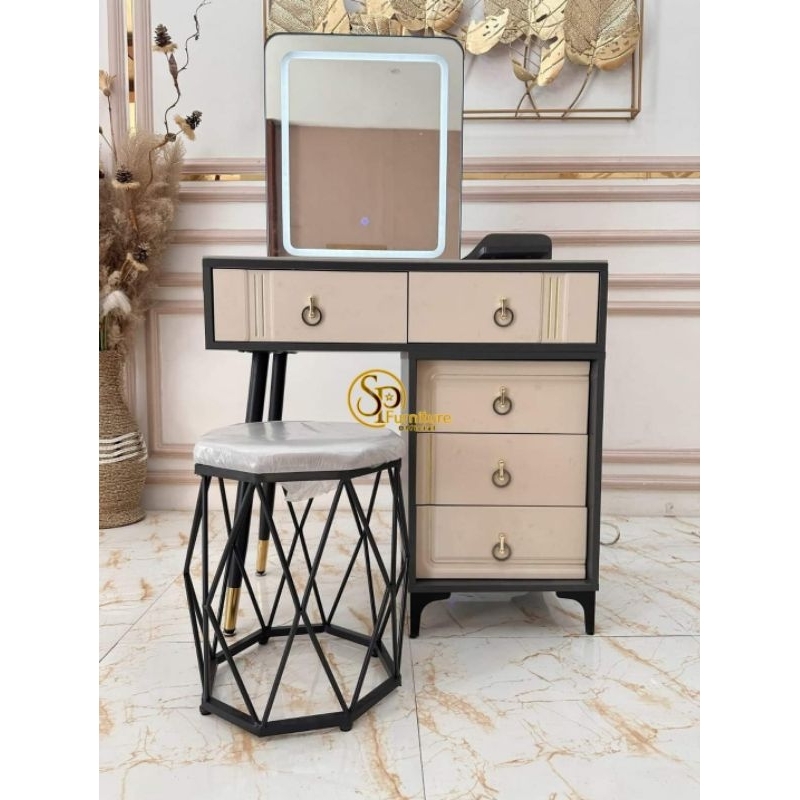 Meja Rias Dengan Lampu LED Kaki Besi / Meja Rias Importa / Meja Rias Modern Mewah Elegant / Dressing