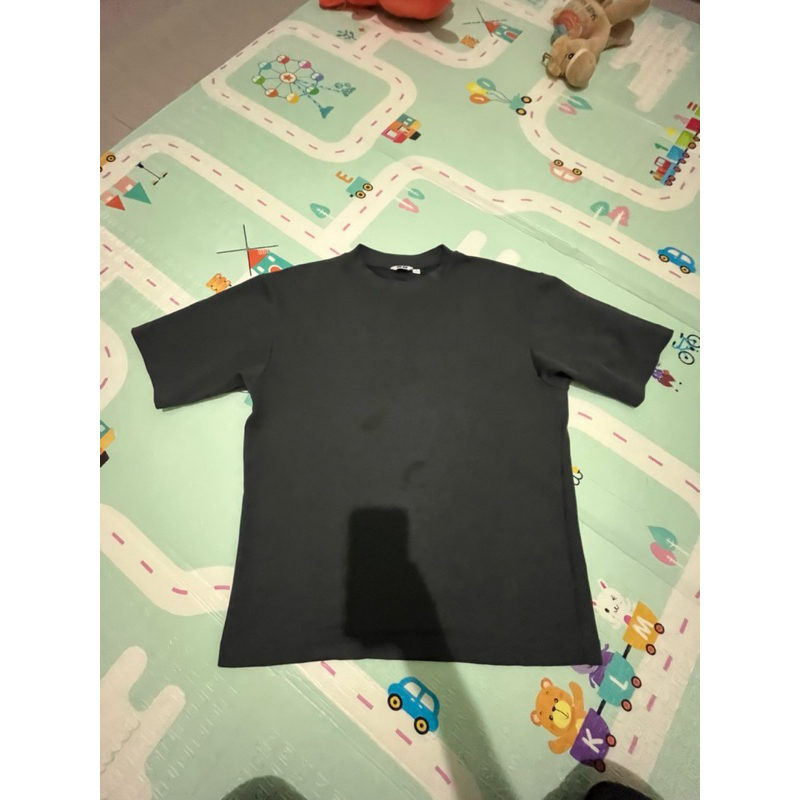 preloved kaos uniqlo