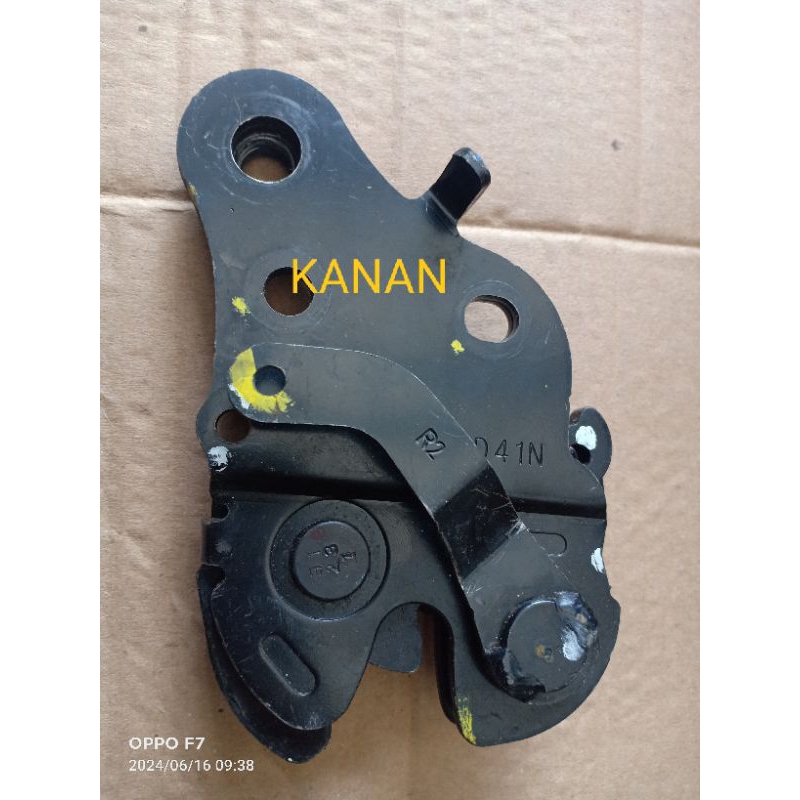 Lock Kunci jok kursi belakang Avanza/zenia original