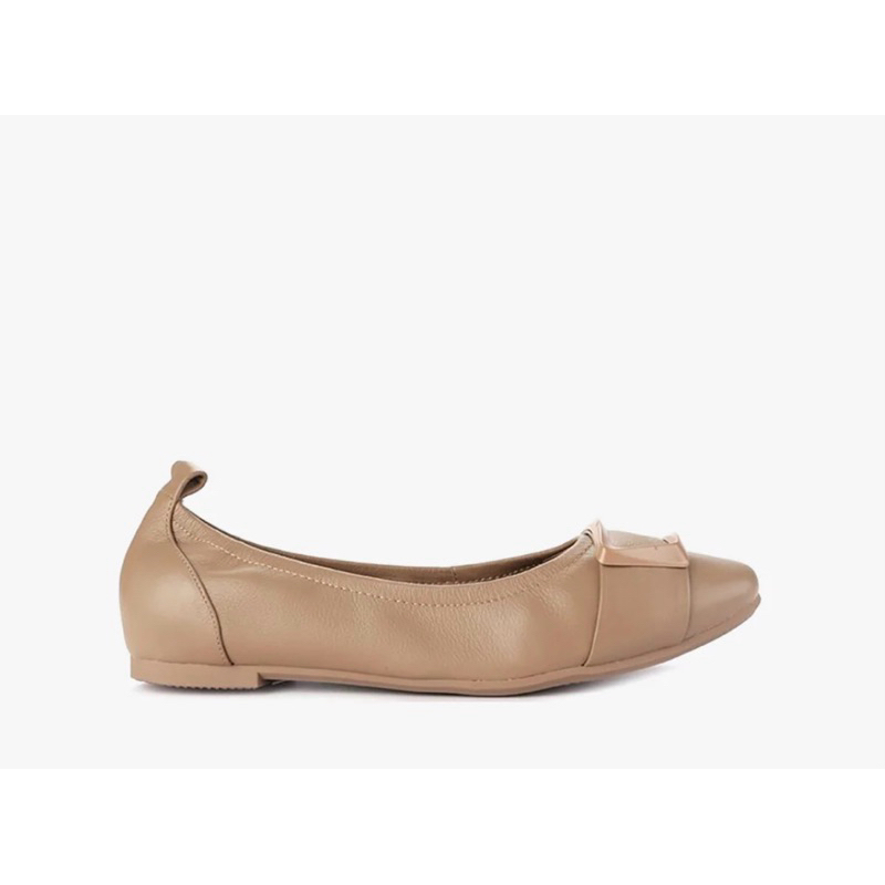 Preloved Andrew Ysbel Flatshoes Camel