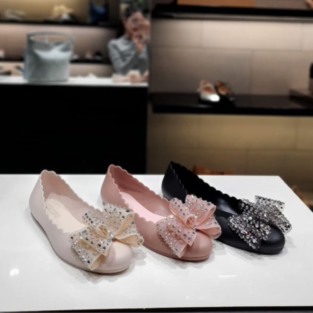 jelly shoes karet slipon pita  staccato sepatu sendal mirip chaneelll bahan ringan sandal logo origi