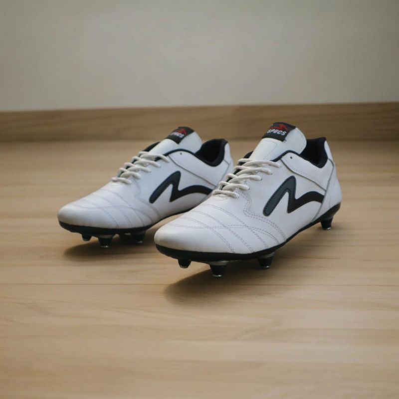 sepatu bola specs kulit sapi asli pull besi outsol sudah di jahit keliling