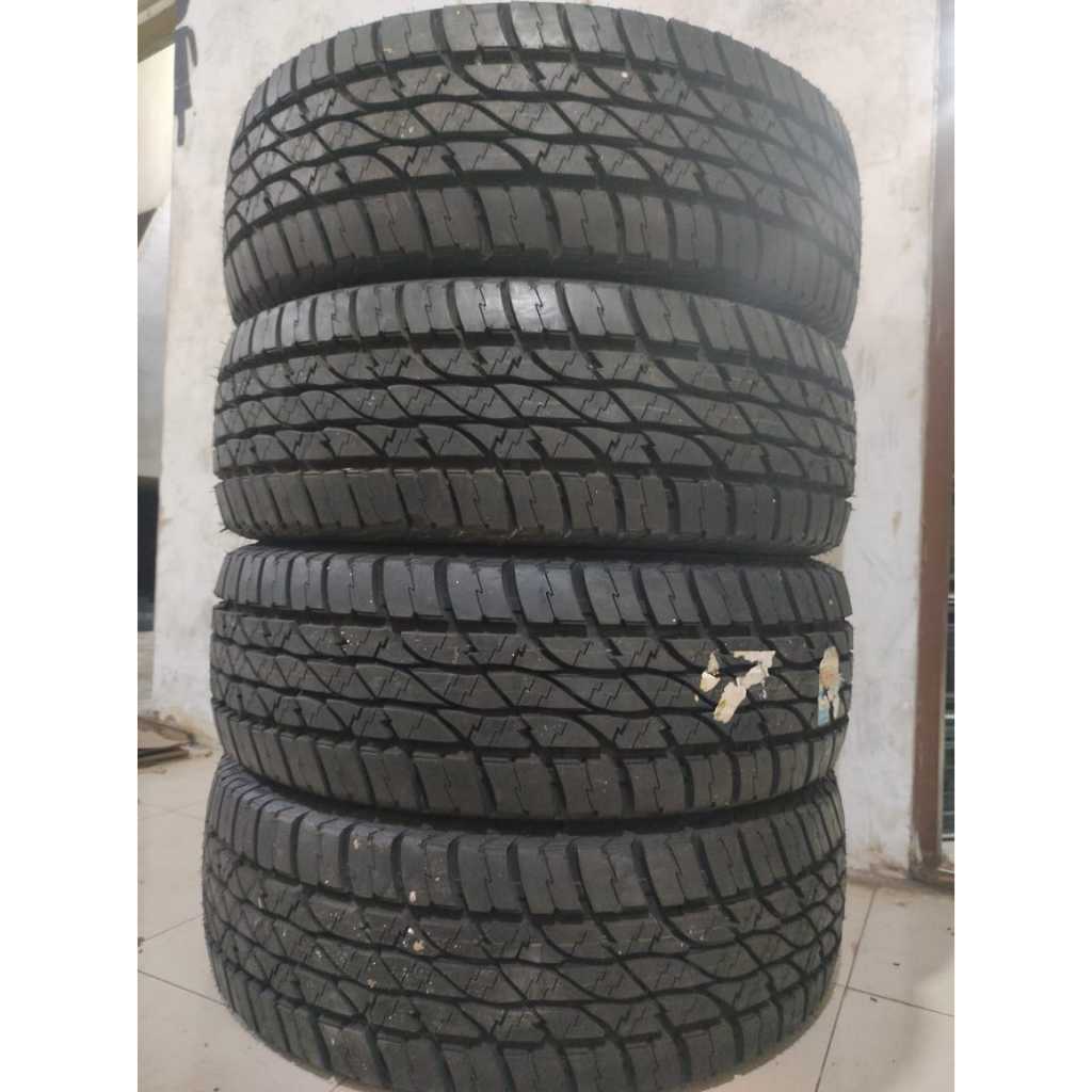 BAN BEKAS MERK  ACCELERA 285 70 RING 17 OMICRON A/T  KONDISI 100%