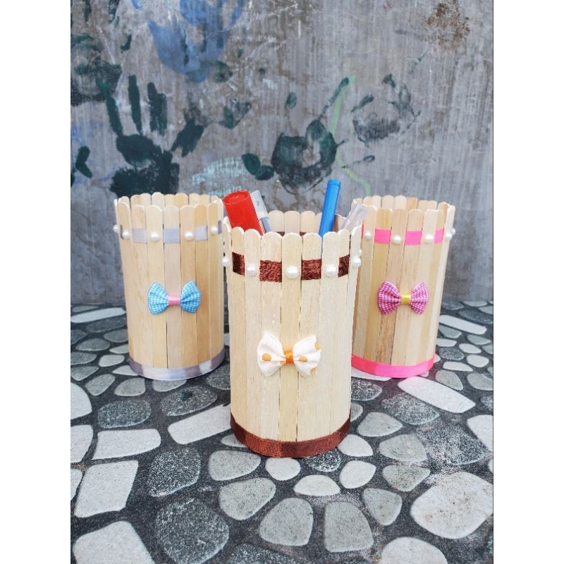 

kerajinan tangan dari kaleng/tempat pensil/kerajinan daur ulang/kerajinan tangan stik es krim