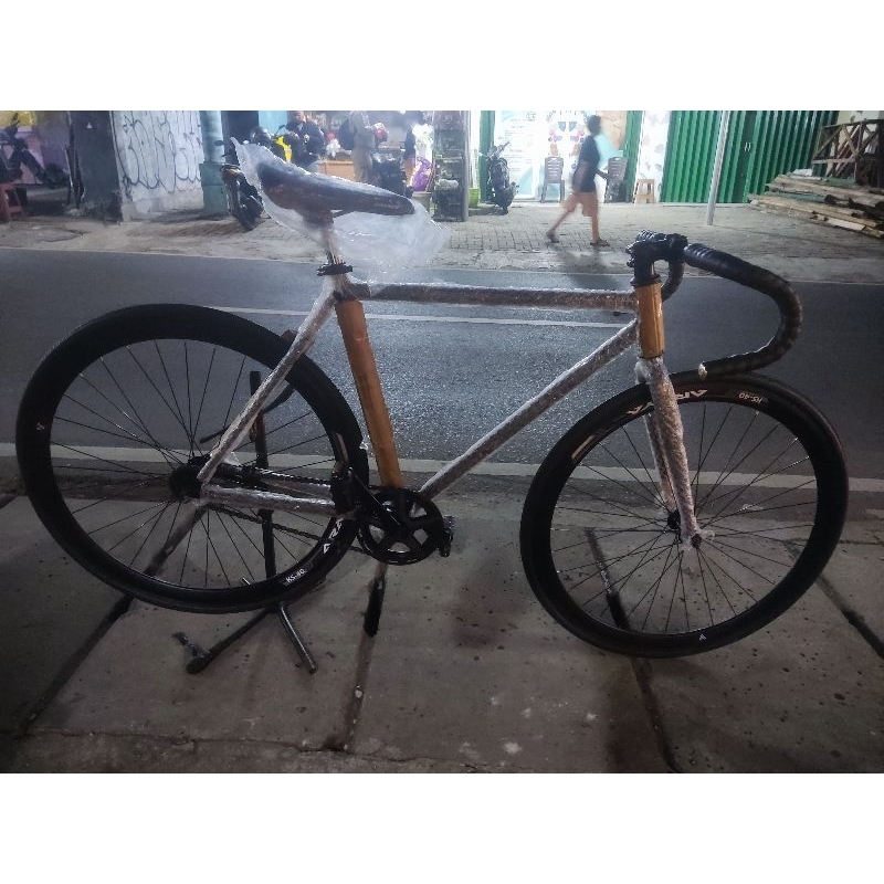 PO CUSTOM FULLBIKE SEPEDA FIXIE 700 RNA R1.9 HITAM