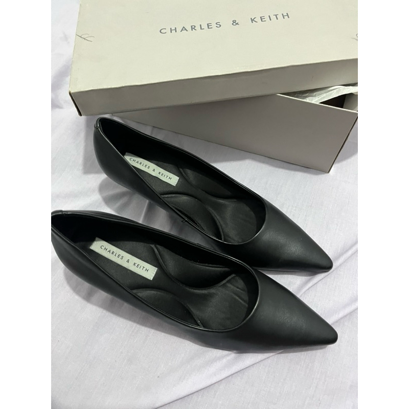 (PRELOVED) CHARLES & KEITH HEELS HITAM 3cm