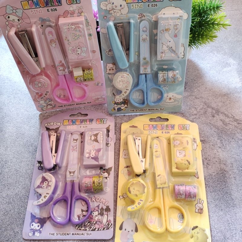 

SET GUNTING STAPLESS SANRIO