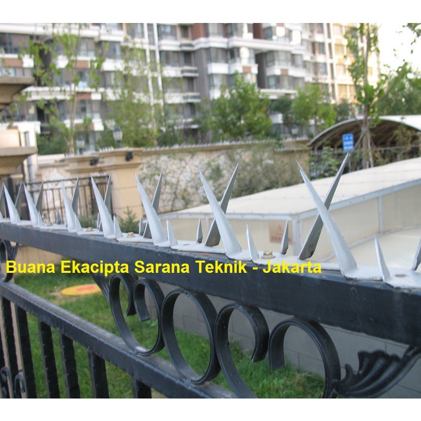 Bonus TERMURAH  KUAT Panjang 125cm  Tebal 2mm  Wall Spike setajam Silet untuk Anti Maling Panjat Pag