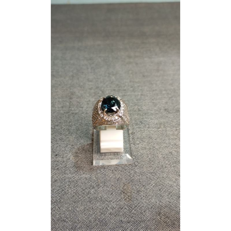 Blue topaz London