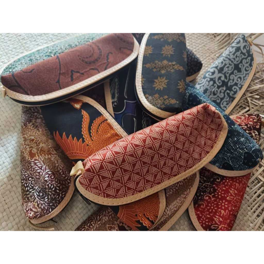 

POUCH/TEMPAT PENSIL/DOMPET BATIK