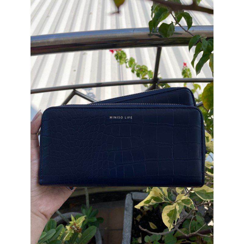 MINISO MEN WOMEN LING CROCODILE ZIPPER WALLET DOMPET NAVY PANJANG WANITA PRIA MOTIF KULIT BUAYA BIRU