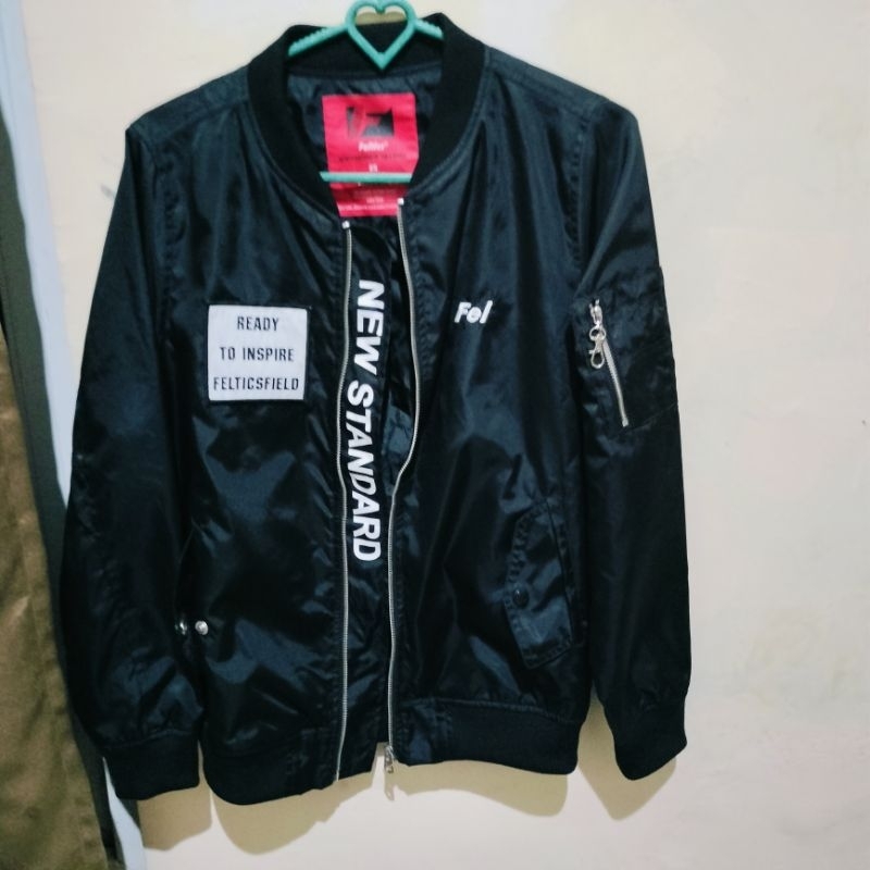 varsity feltics size 85