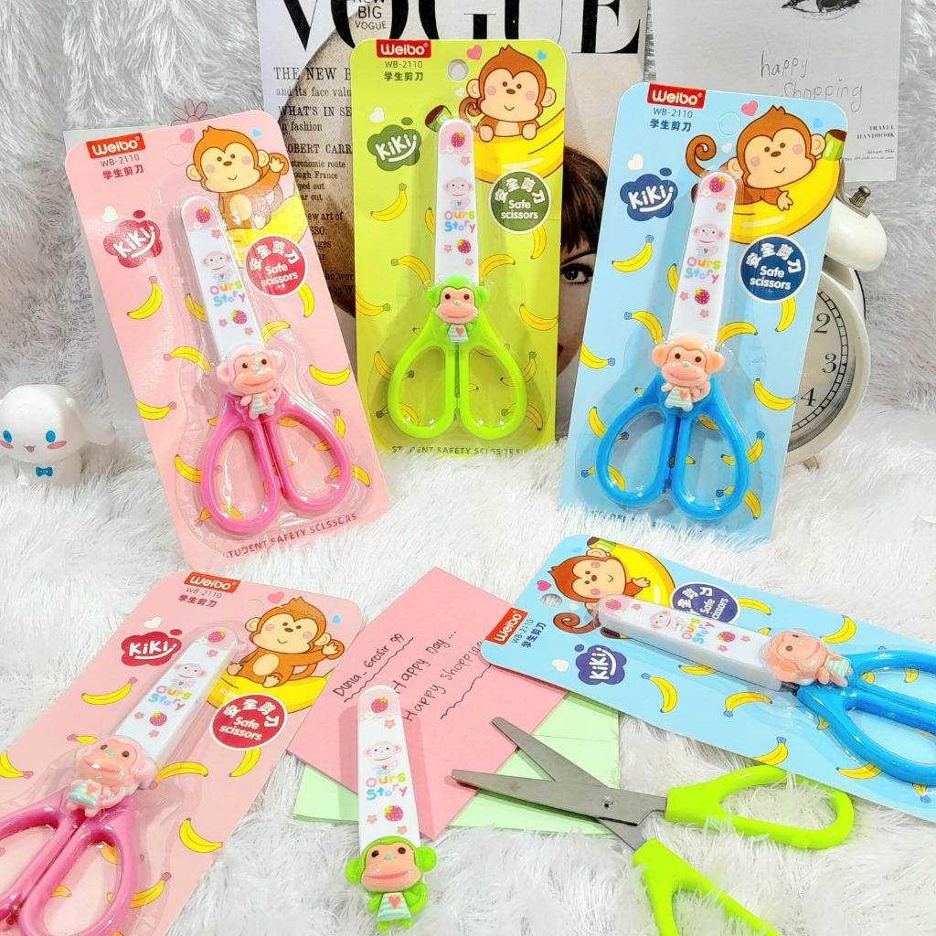 

Gunting Kertas Motif Monkey Banana SUper Cute Lucu Favorit Anak / Gunting Kertas Scissors Kekinian FREE Pelindung Ready 3 Warna Pink Hijau Biru Best Quality Harga Termurah