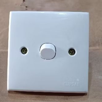 Saklar Lampu Merk Clipsal.