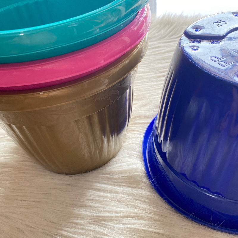 Pot Bunga Warna Warni