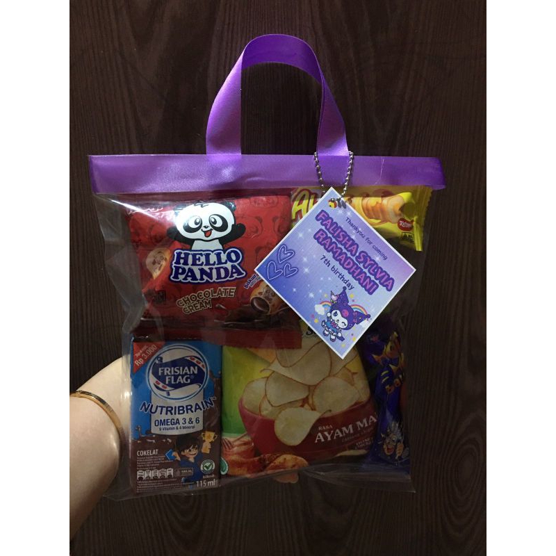 

bingkisan ultah anak, bingkisan Snack, souvernir ulangtahun,Snack ulangtahun, Snack bingkisan anak,custom goodie bag, custom bingkisan ulangtahun