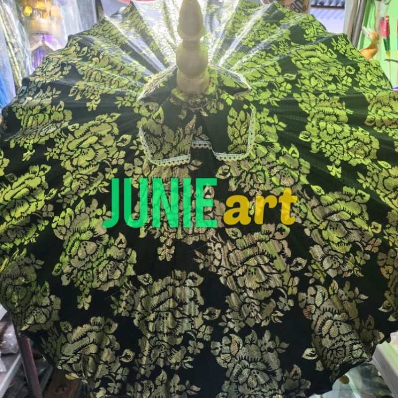 PAYUNG KERATON SONGSONG AGUNG WARNA HITAM MOTIF BUNGA EMAS PAYUNG TEDUNG PAYUNG MANTEN