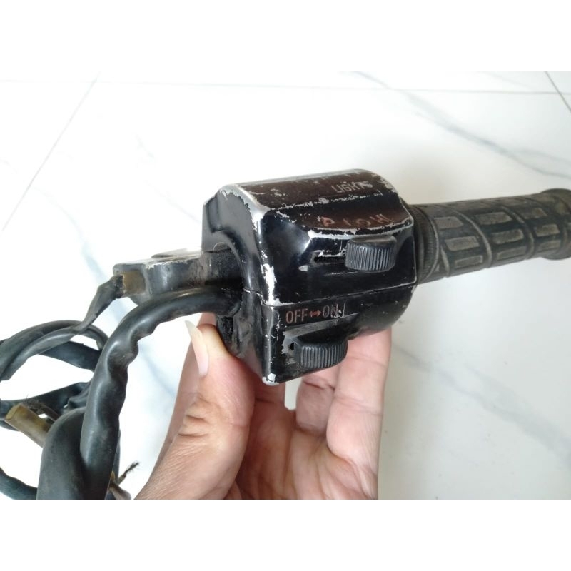 Holder Kanan GL100 GL125 CDI Platina Original