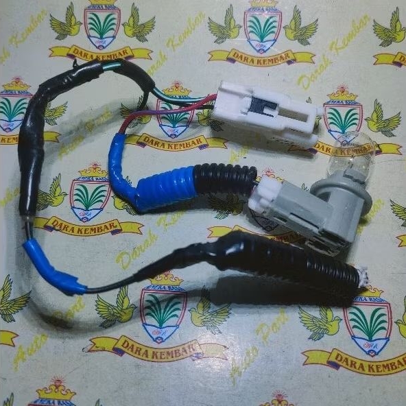 Socket Soket Kabel Fiting Lampu Belakang Innova Zenix Original