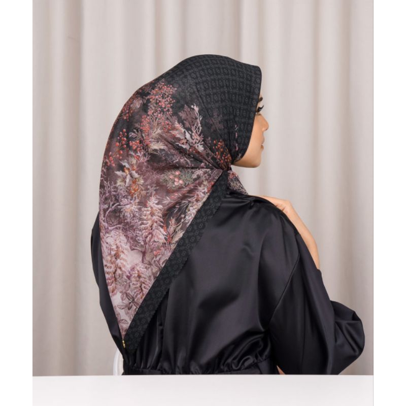 Buttonscarves Holiday Series