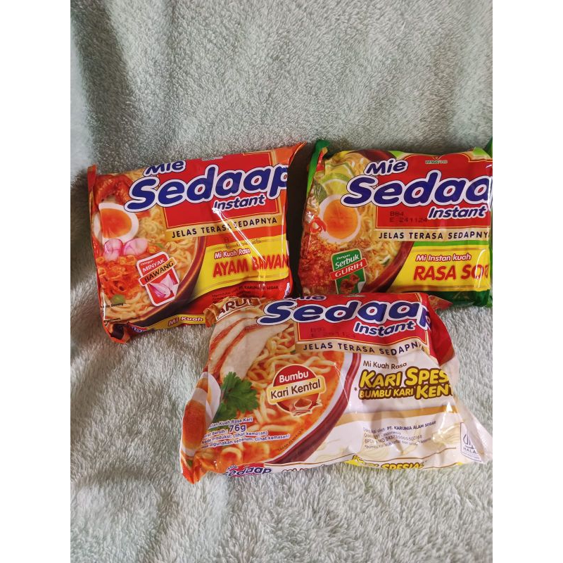 

Mie Sedaap Kuah 76 gr /Soto /Ayam Bawang /Kari Spesial