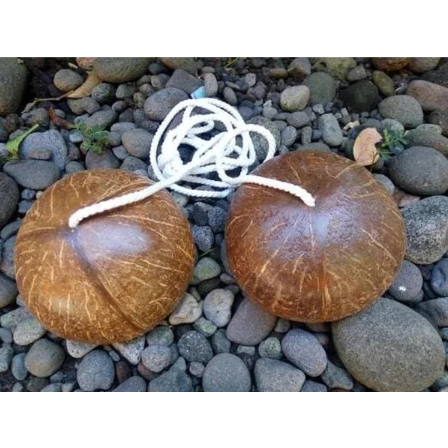 Egrang Batok Kelapa - Mainan Tradisional Egrang Batok Kelapa