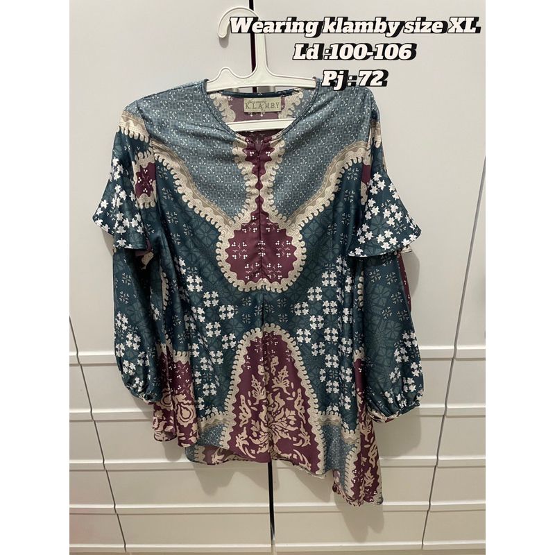 Preloved wearing klamby hush puppies,kaos,blouse