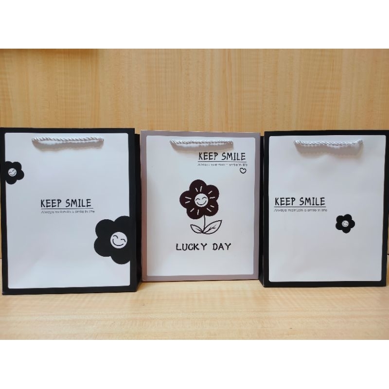 

Paper bag Lucu Ukuran 19,5x9, 5x24,5 cm