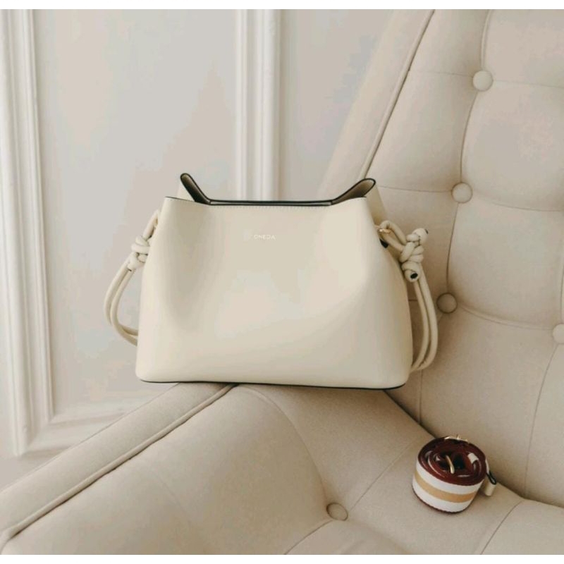 Preloved Oneda Briana Tas Bahu selempang Original Free Paperbag