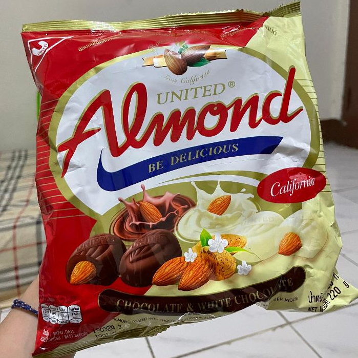 

ready stock - UNITED ALMOND CHOCOLATE ORIGINAL FROM THAILAND