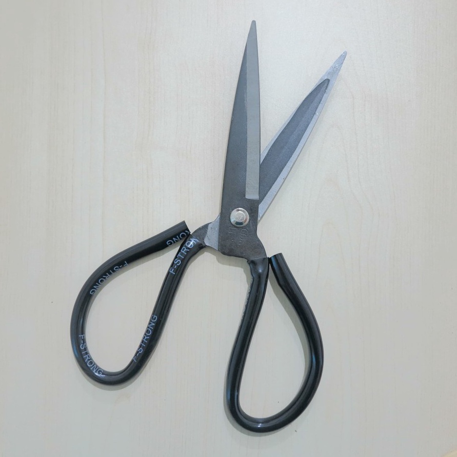 

Gunting Kodok FS TP Hitam Stainless Ukuran Jumbo m CN2