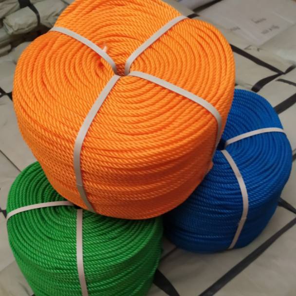 

Tali tambang plastik 6 mm per roll b P3D7