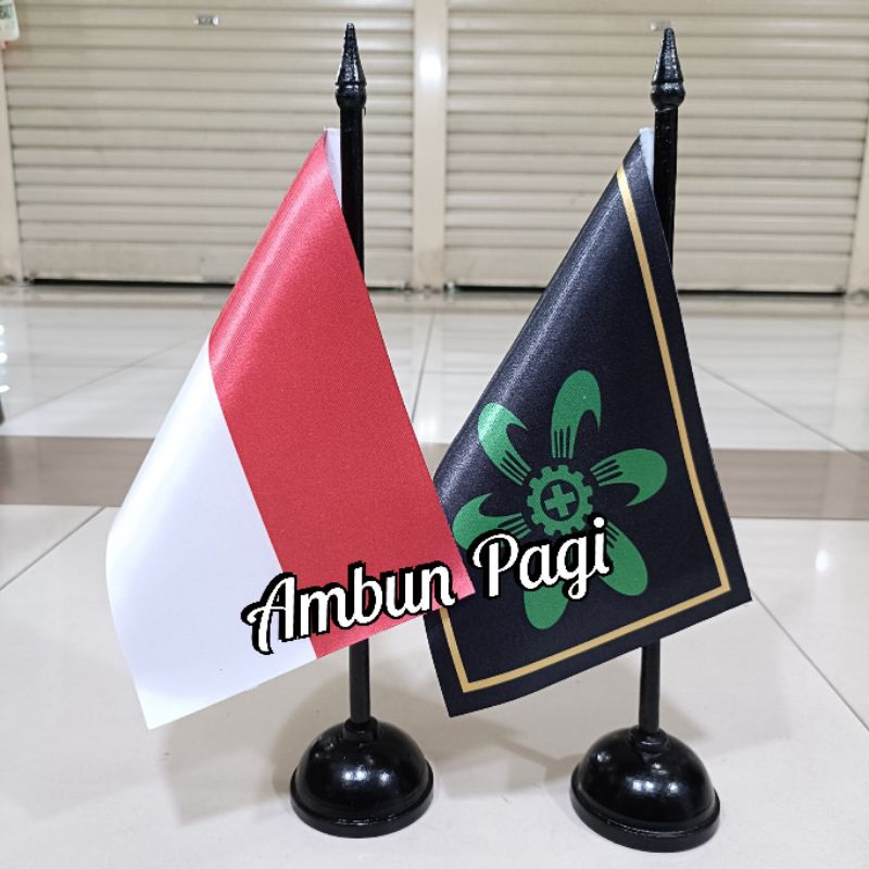 

best seller tiang kayu meja+bendera K3 terbaru dasar hitam+bendera Merah Putih