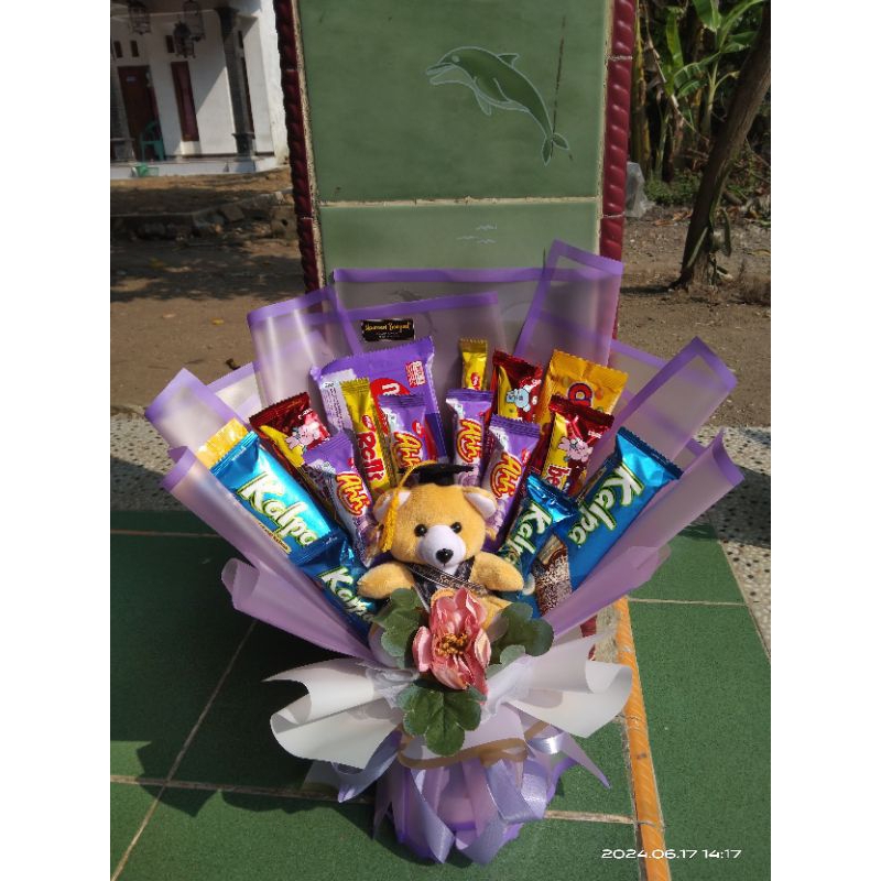 

BUKET SNACK & BONEKA