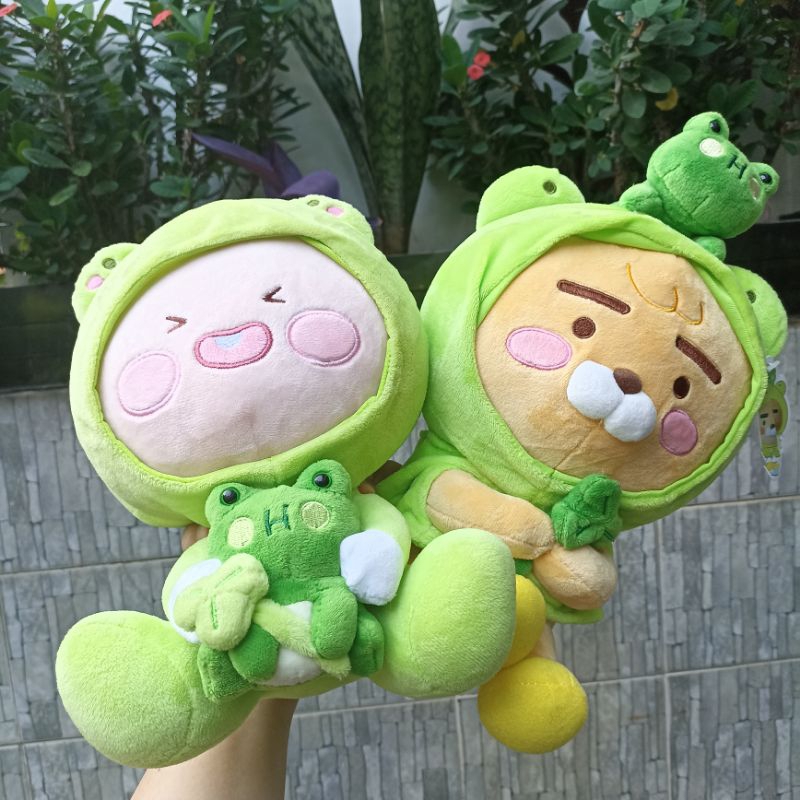 Boneka Apeach dan Ryan Kakao Friends Kostum Kodok