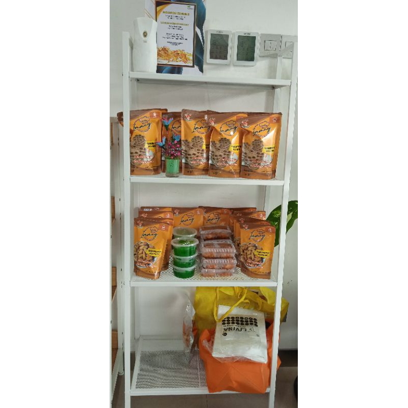 

menjual kue'kering dan basahkuekembanggoyangwijendankuebijiketapang