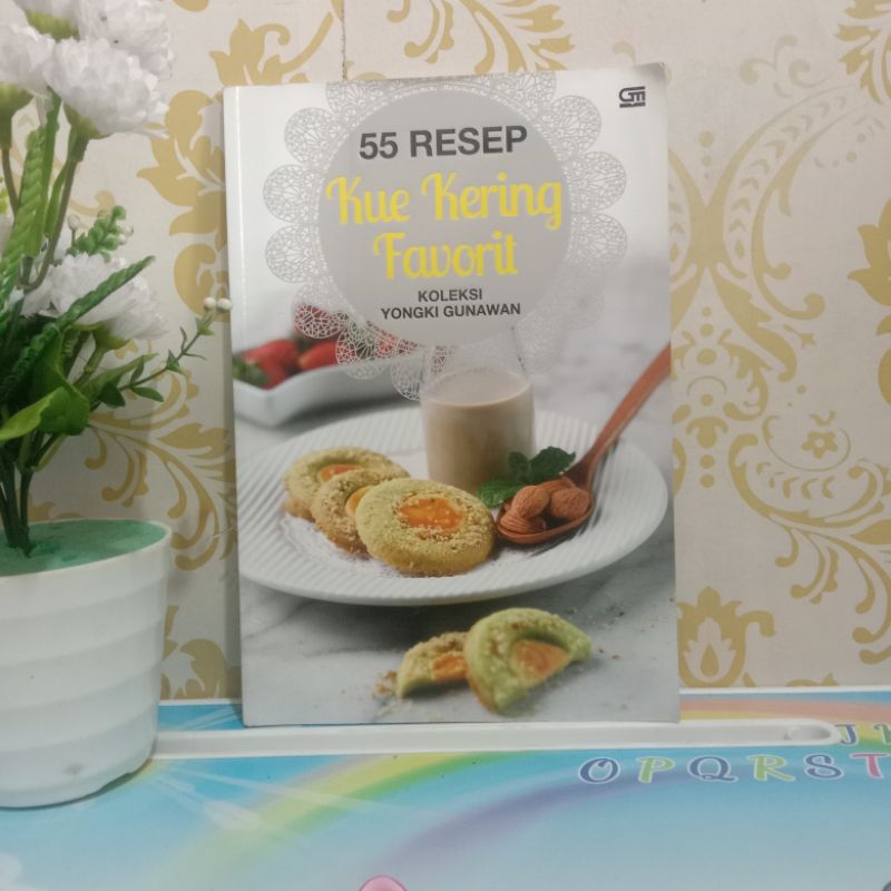 BUKU 55 RESEP KUE KERING FAVORIT - Keleksi Yongki Gunawan