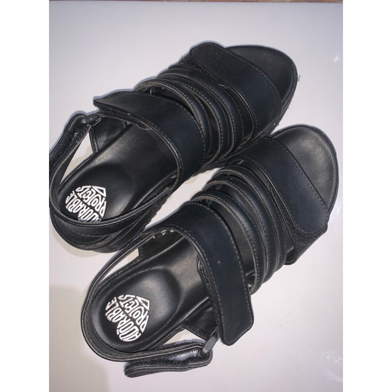PRELOVED ADORABLE PROJECTS sendal sepatu