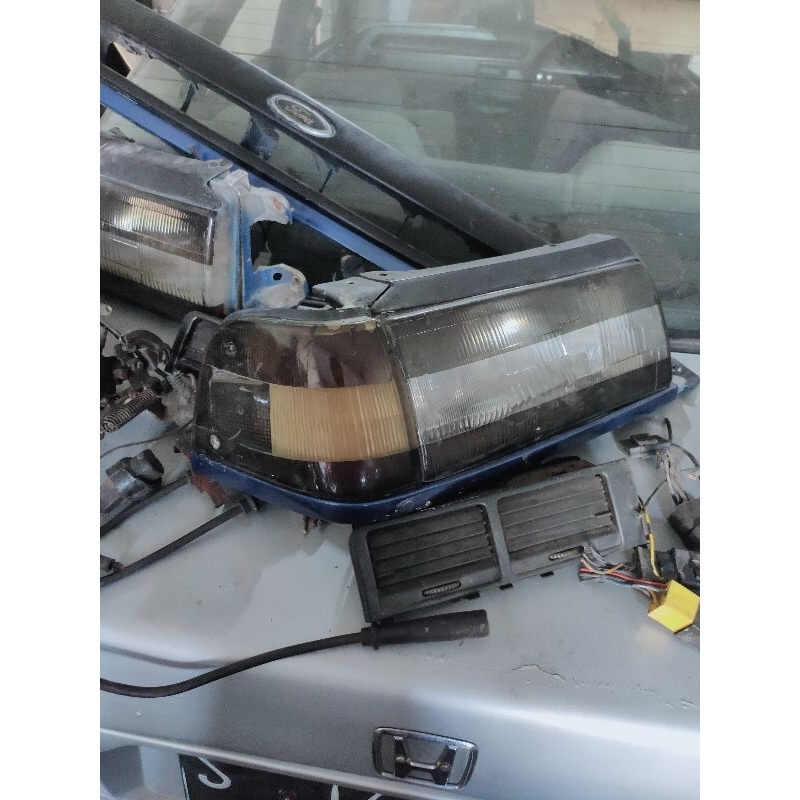 list lampu Ford laser harga untuk satu set kanan kiri