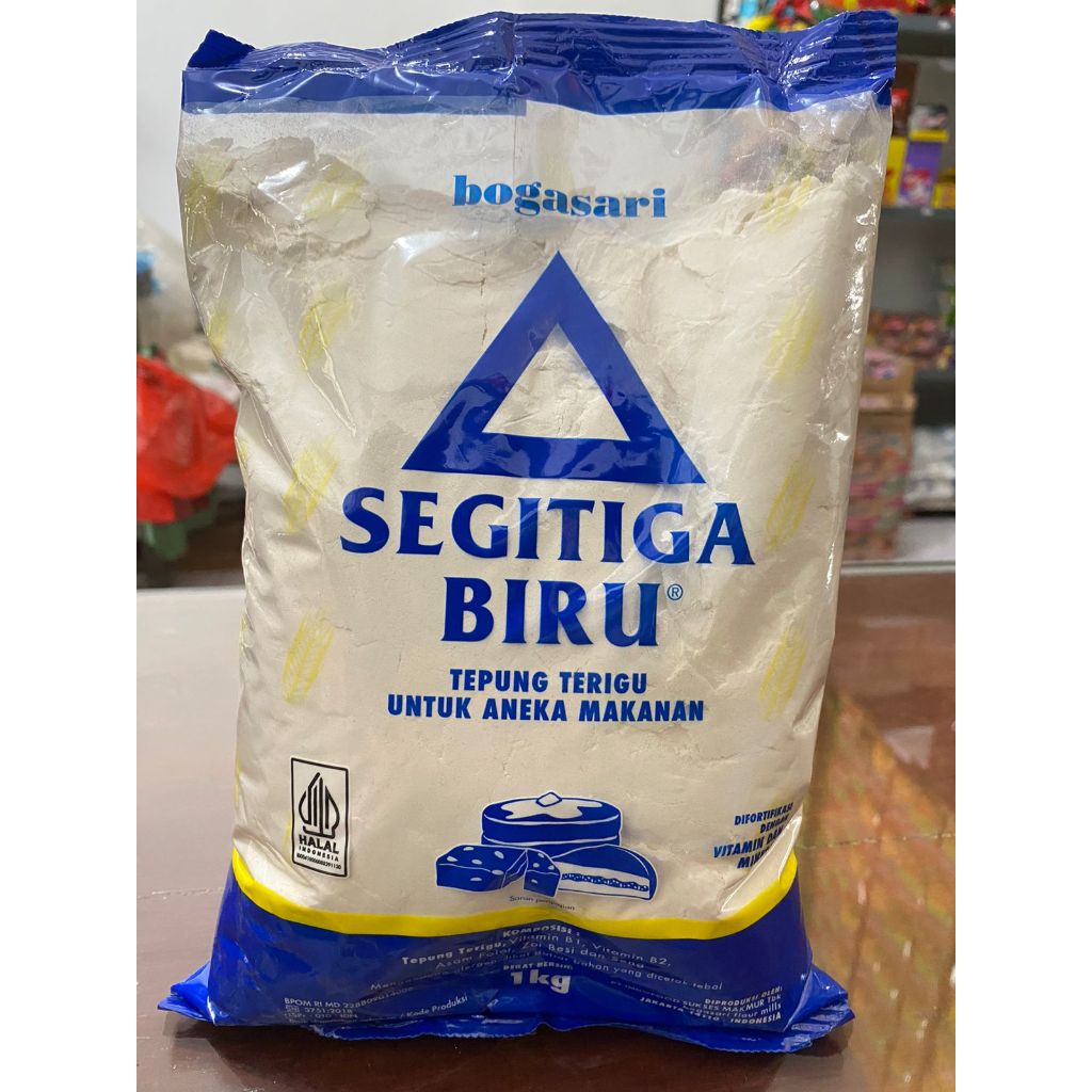 

Tepung Terigu Segitiga Biru 1 KG / Tepung Roti Kemasan