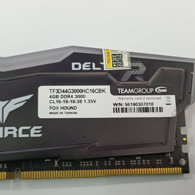 RAM PC T FORCE DDR4 4 GB  3000MHZ RGB