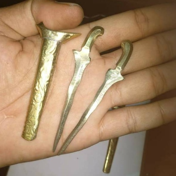 Kejar Murah  Keris kembar kuningan mini
