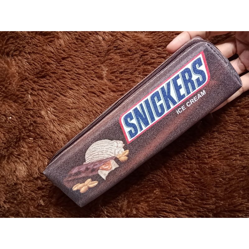 

Tempat Pensil Karakter Kotak Pensil random